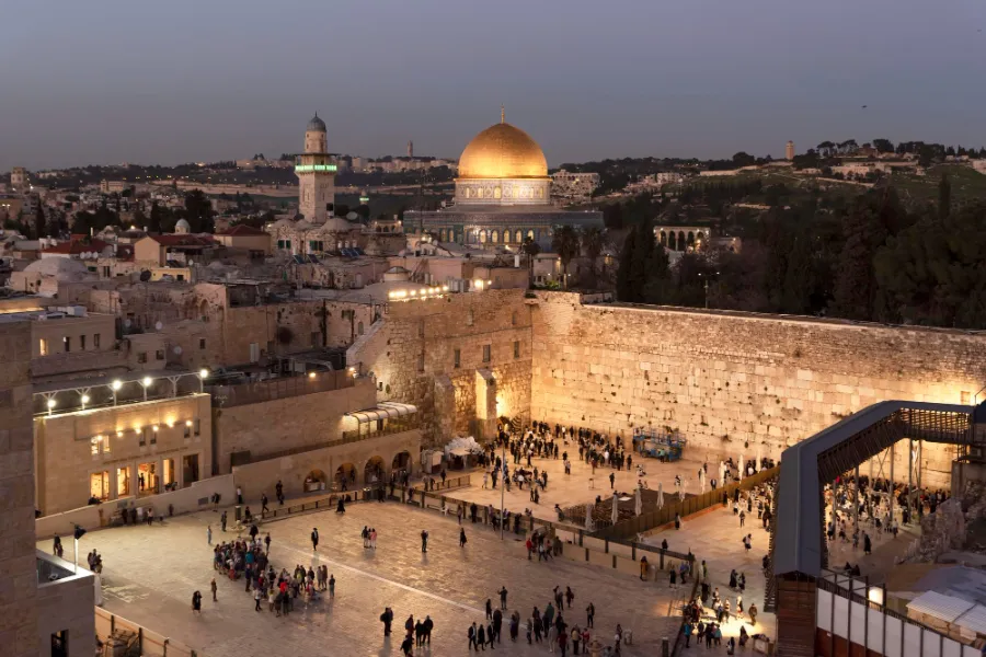 הכותל המערבי בירושלים כקונספט למקומות הקדושים והחשובים ביותר ליהדות וההיסטוריה היהודית